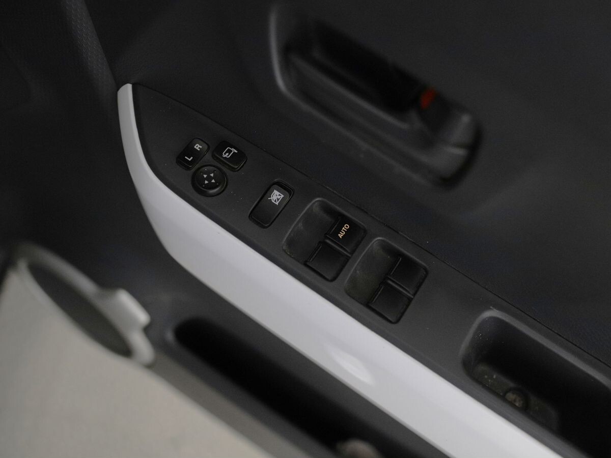 Mazda Flair Crossover 2017 - фото автомобиля