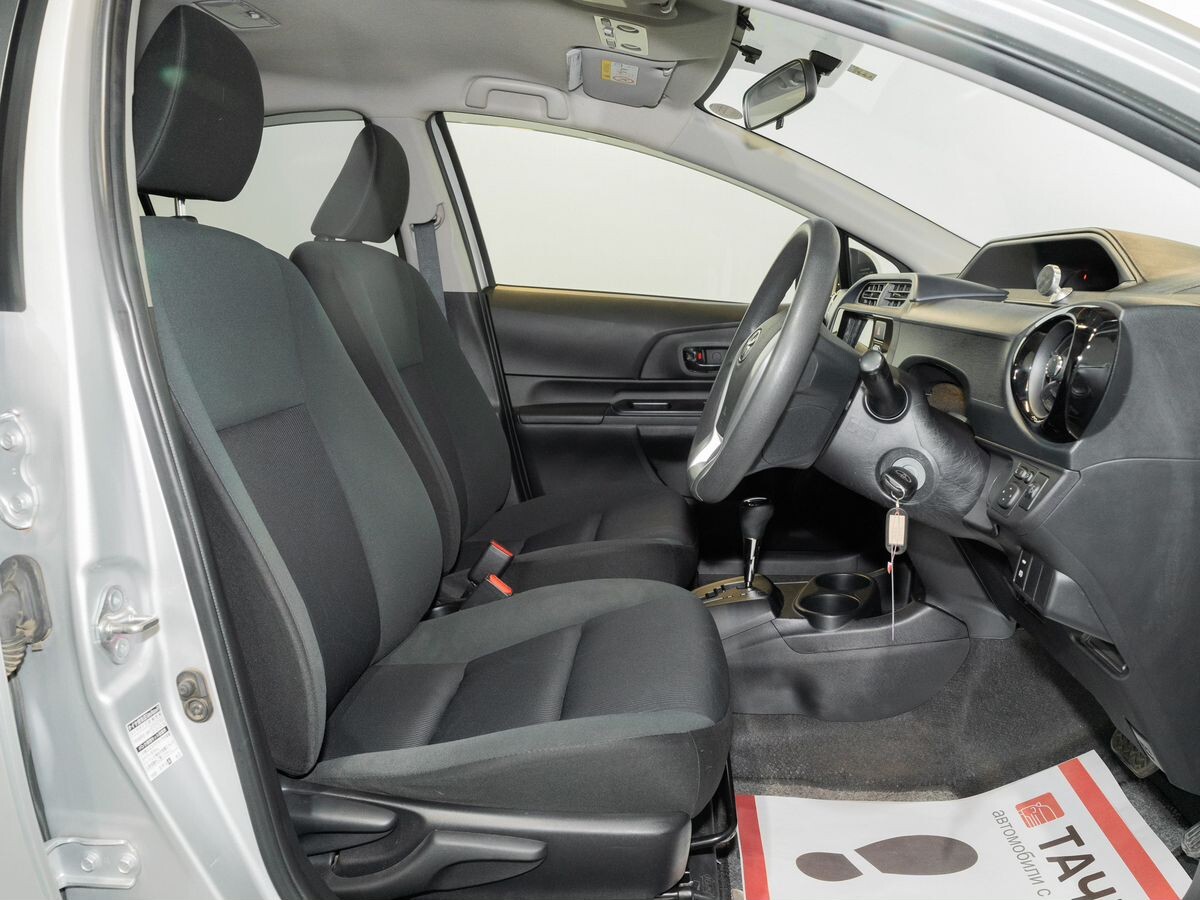 Toyota Aqua 2016 - фото автомобиля