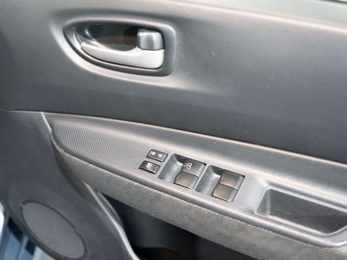 Nissan Wingroad 2013 - фото автомобиля