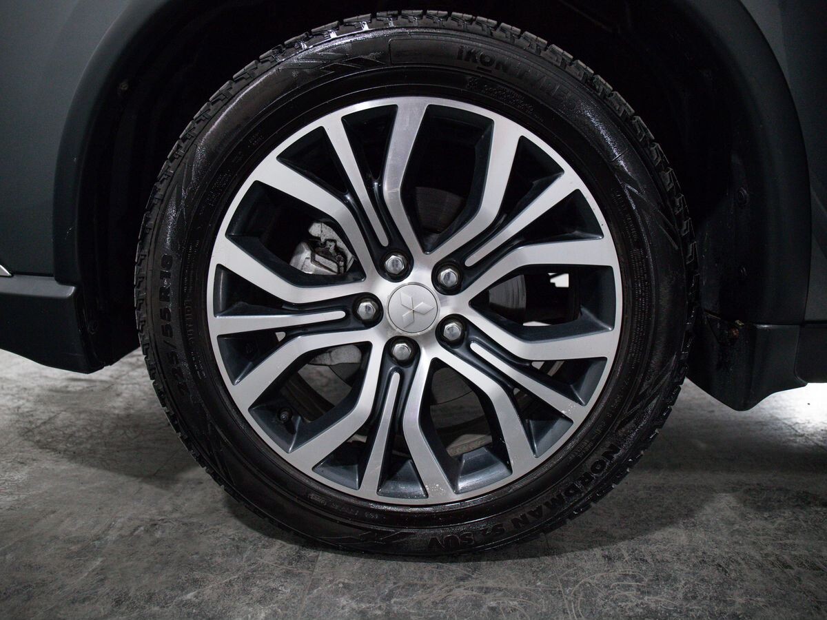 Mitsubishi Outlander 2015 - фото автомобиля