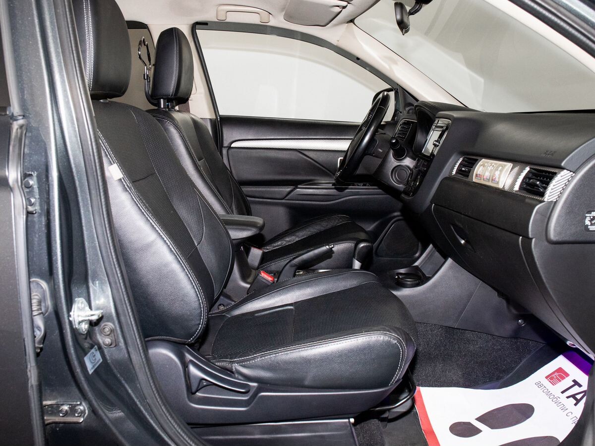 Mitsubishi Outlander 2015 - фото автомобиля