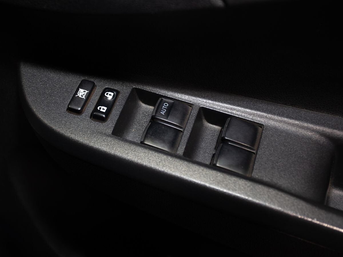 Toyota Ractis 2011 - фото автомобиля