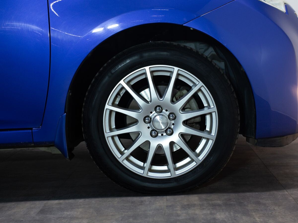 Toyota Ractis 2011 - фото автомобиля