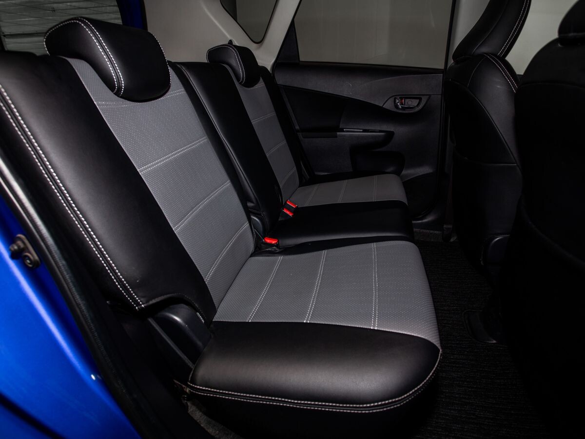 Toyota Ractis 2011 - фото автомобиля