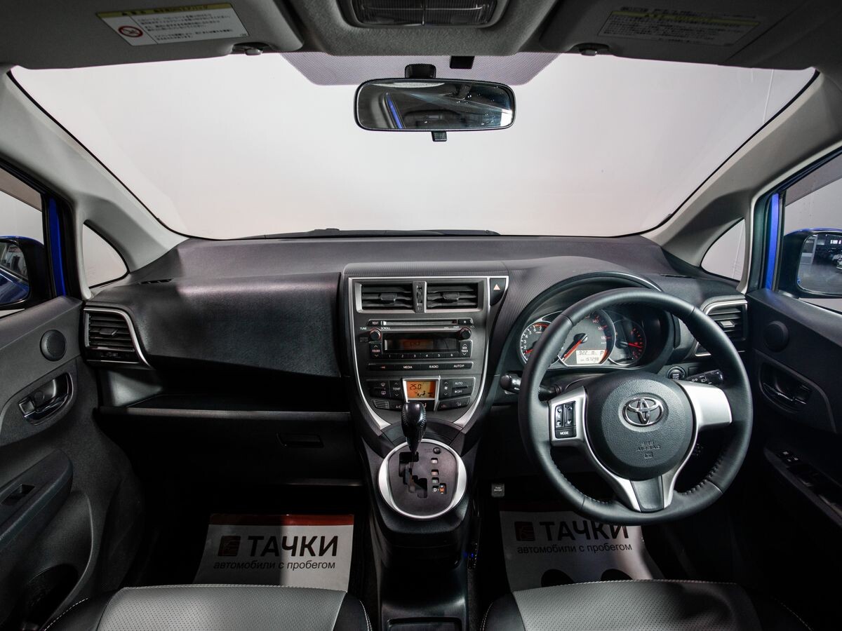 Toyota Ractis 2011 - фото автомобиля