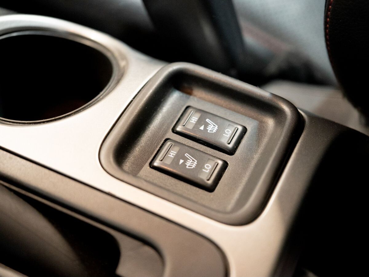 Nissan Juke 2012 - фото автомобиля