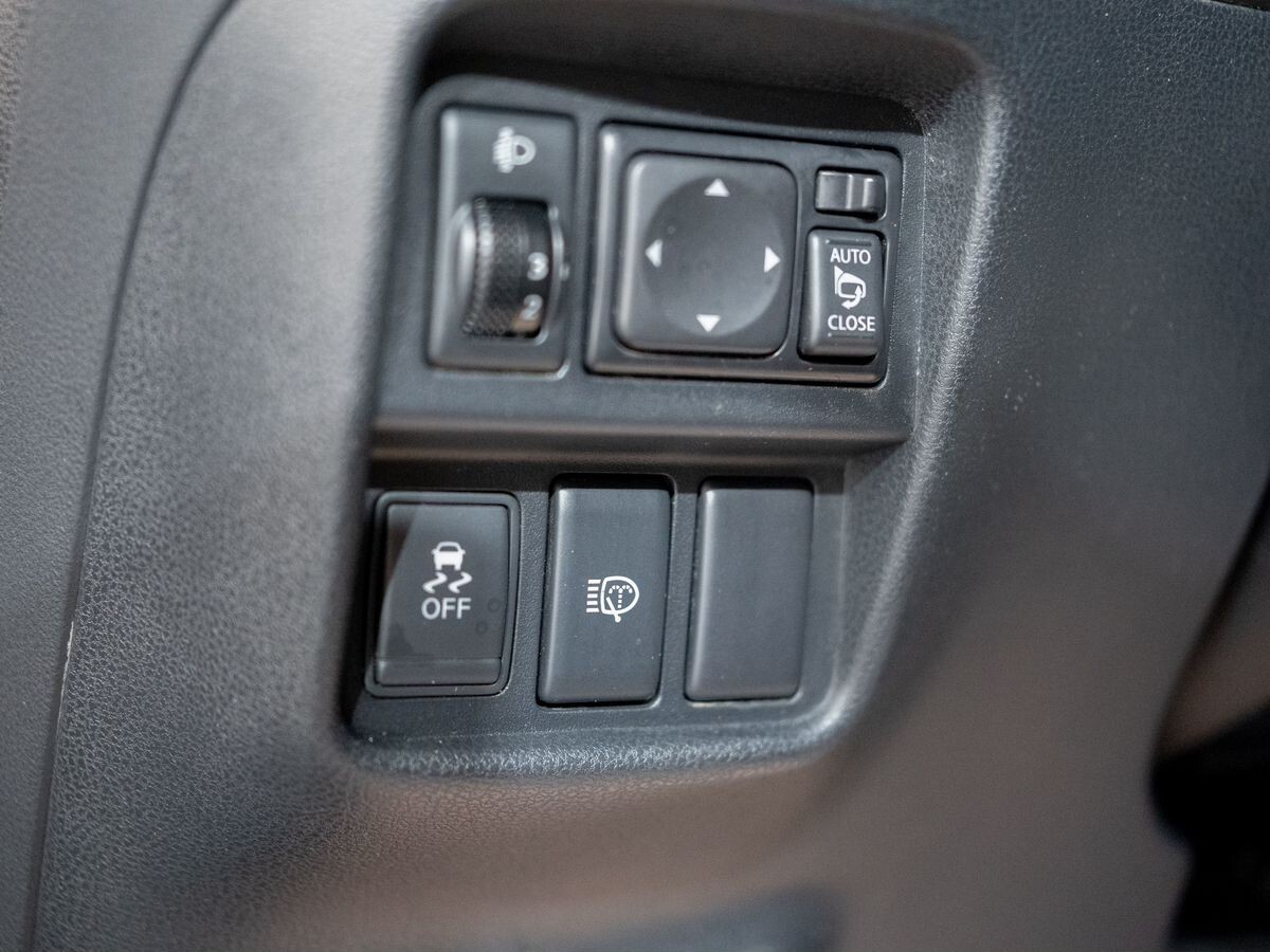 Nissan Juke 2012 - фото автомобиля