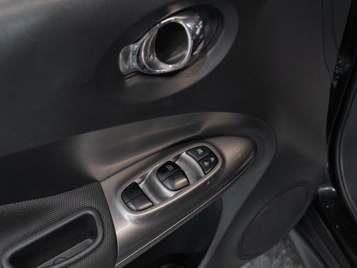 Nissan Juke 2012 - фото автомобиля