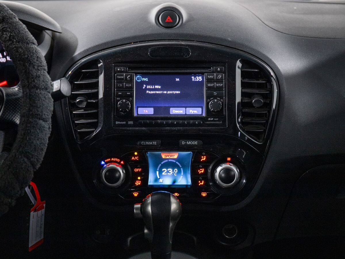 Nissan Juke 2012 - фото автомобиля