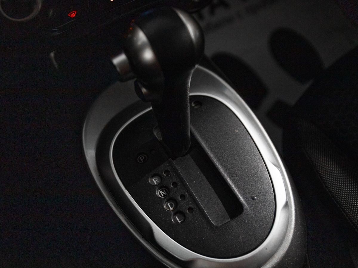 Nissan Juke 2012 - фото автомобиля