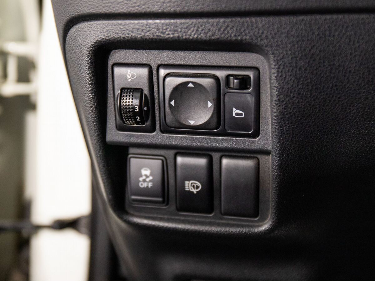 Nissan Juke 2012 - фото автомобиля