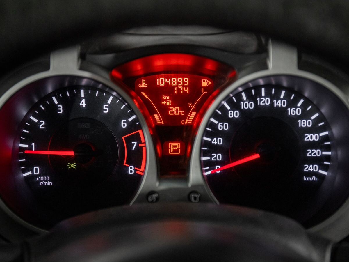 Nissan Juke 2012 - фото автомобиля