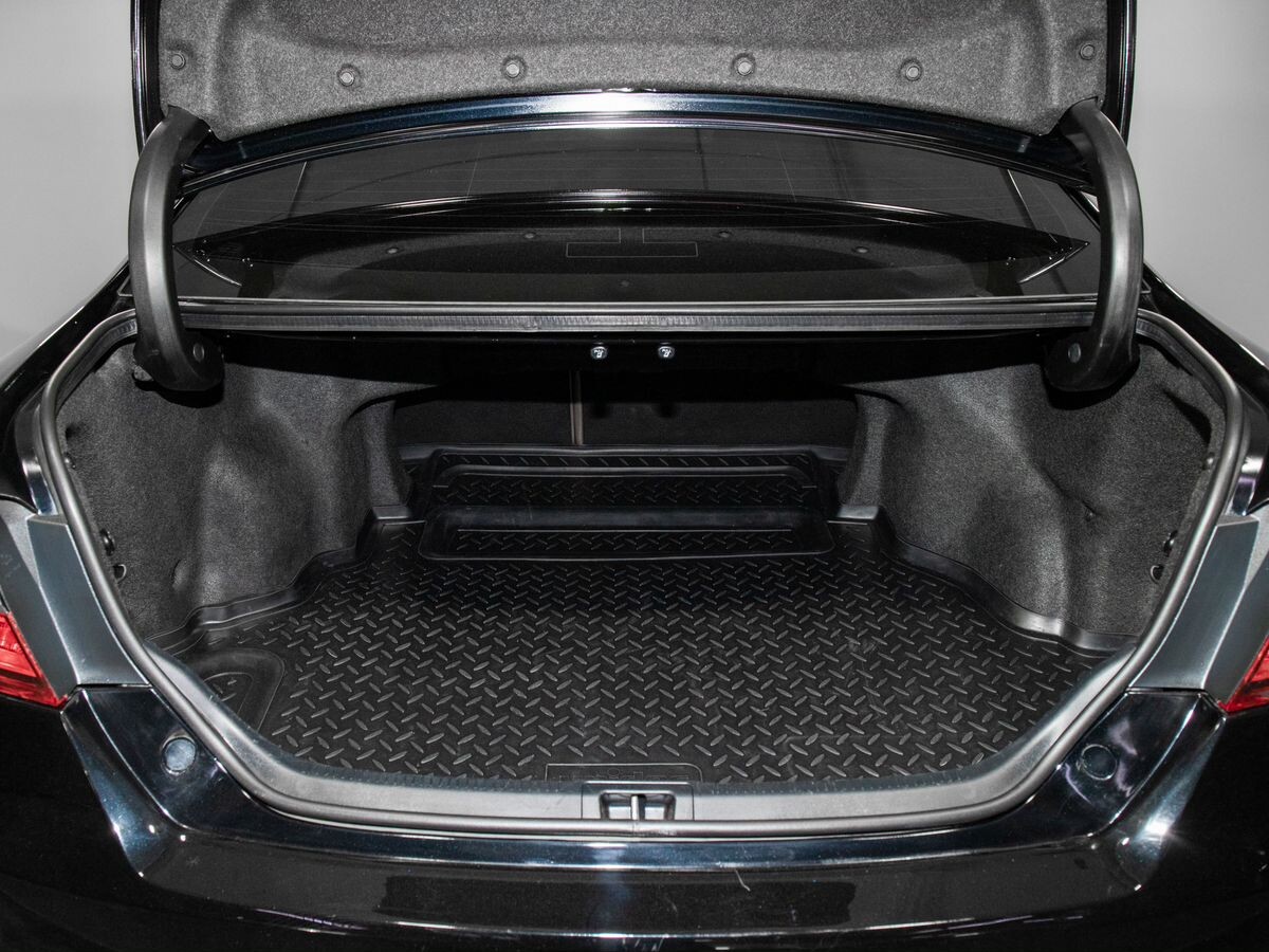 Toyota Camry 2017 - фото автомобиля