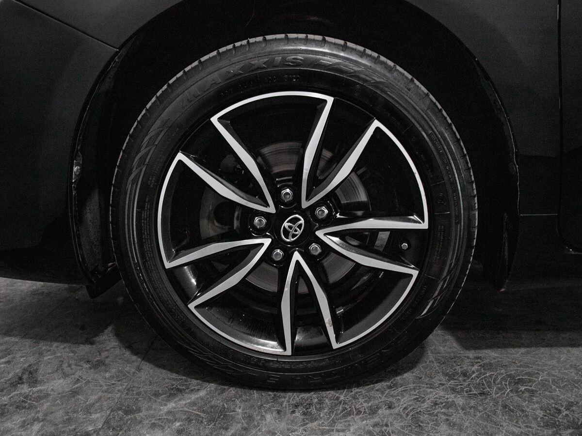 Toyota Camry 2017 - фото автомобиля