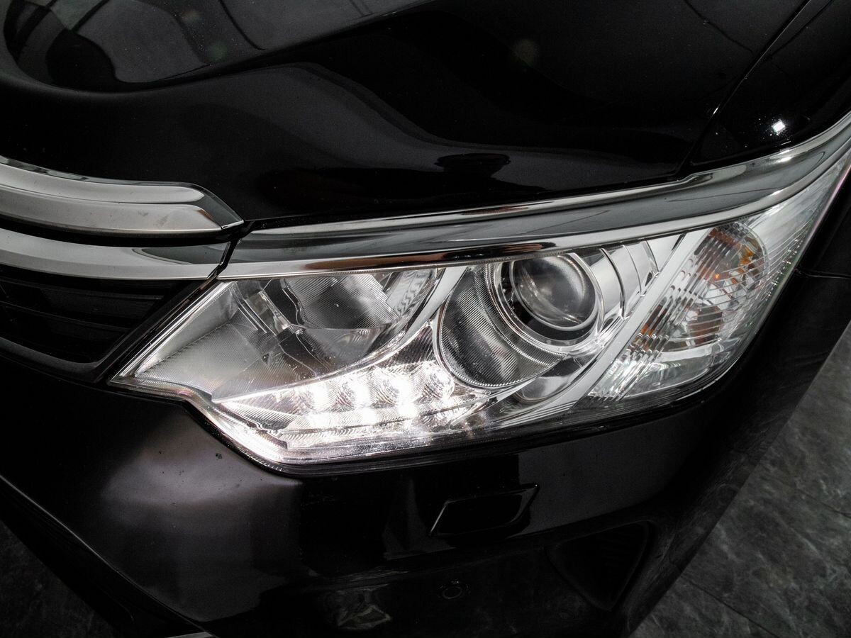 Toyota Camry 2017 - фото автомобиля