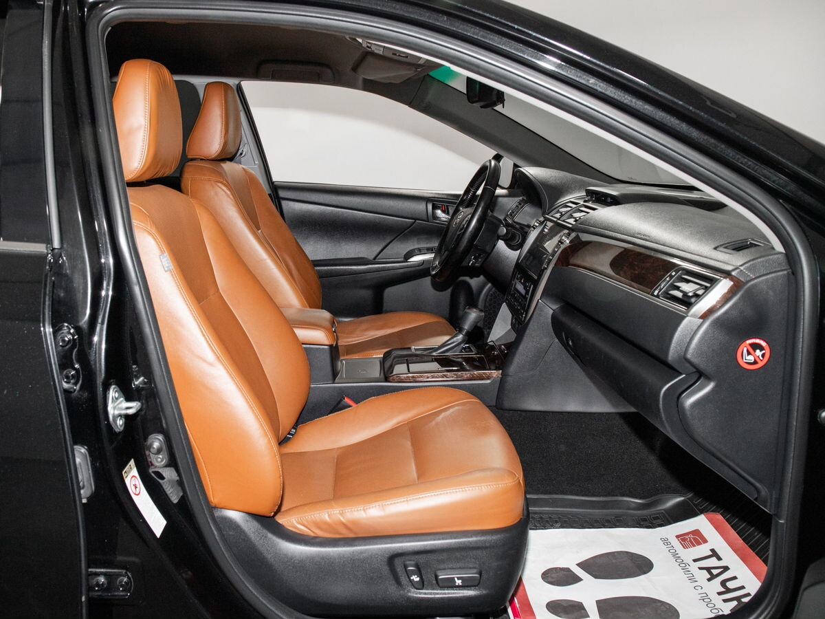 Toyota Camry 2017 - фото автомобиля