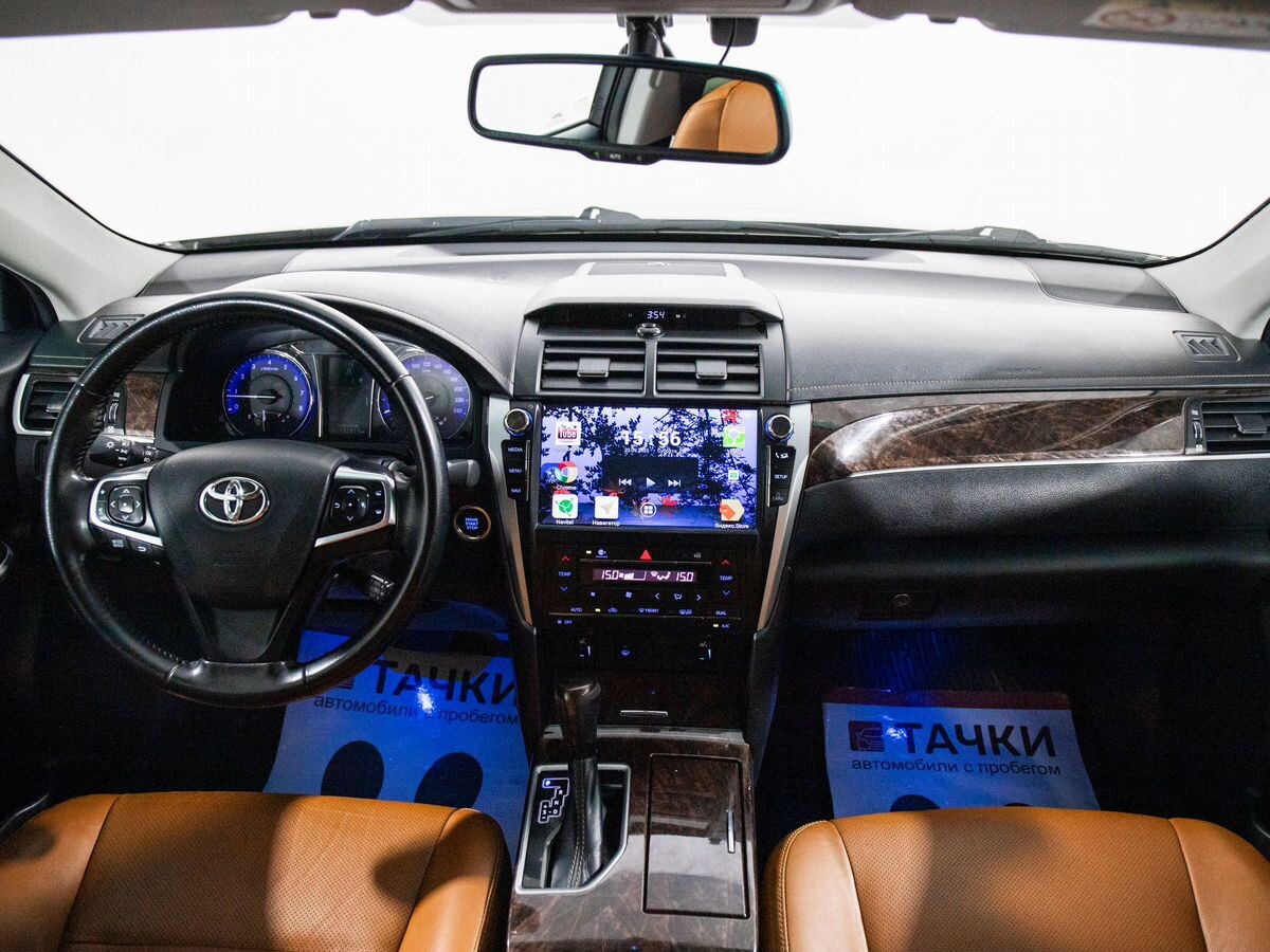 Toyota Camry 2017 - фото автомобиля