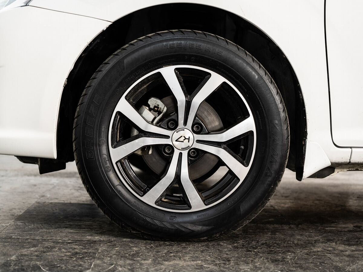 Toyota Corolla 2014 - фото автомобиля