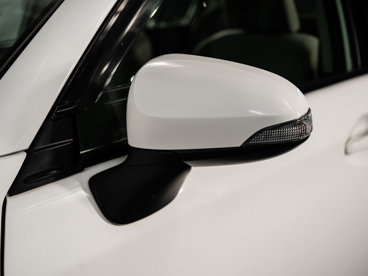 Toyota Corolla 2014 - фото автомобиля