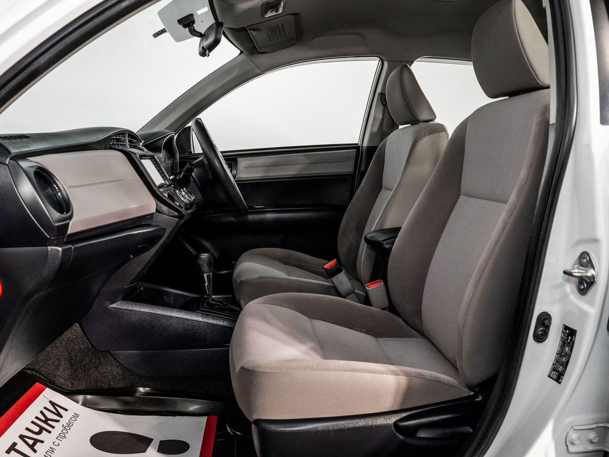 Toyota Corolla 2014 - фото автомобиля