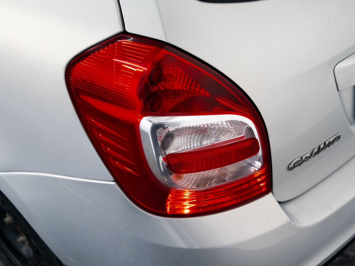 Lada (ВАЗ) Granta 2019 - фото автомобиля