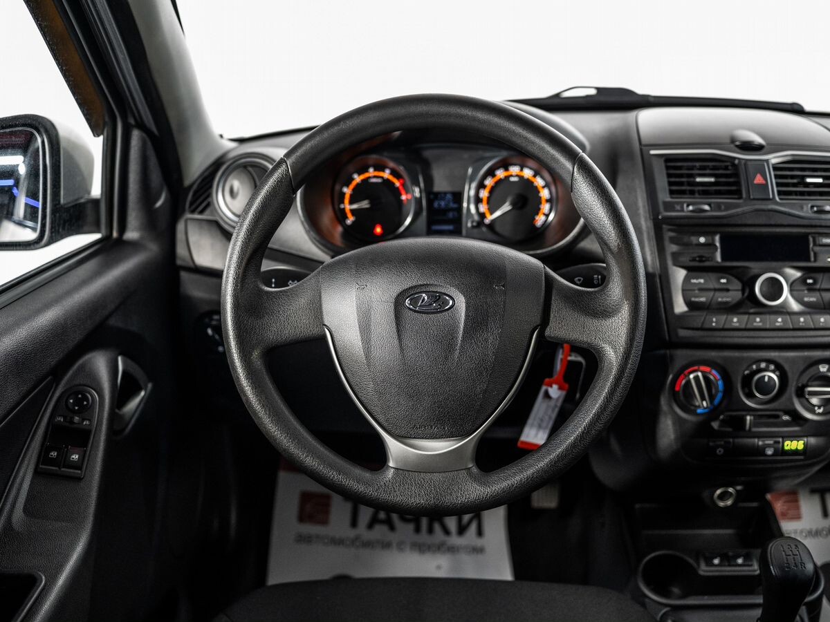 Lada (ВАЗ) Granta 2019 - фото автомобиля