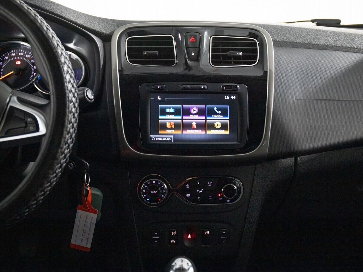 Renault Sandero 2018 - фото автомобиля