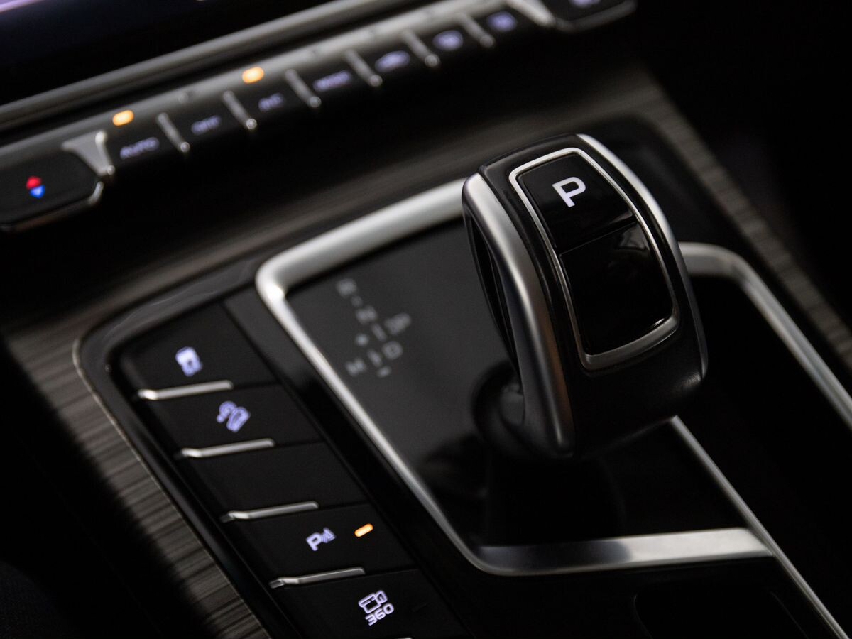 Geely Atlas Pro 2022 - фото автомобиля