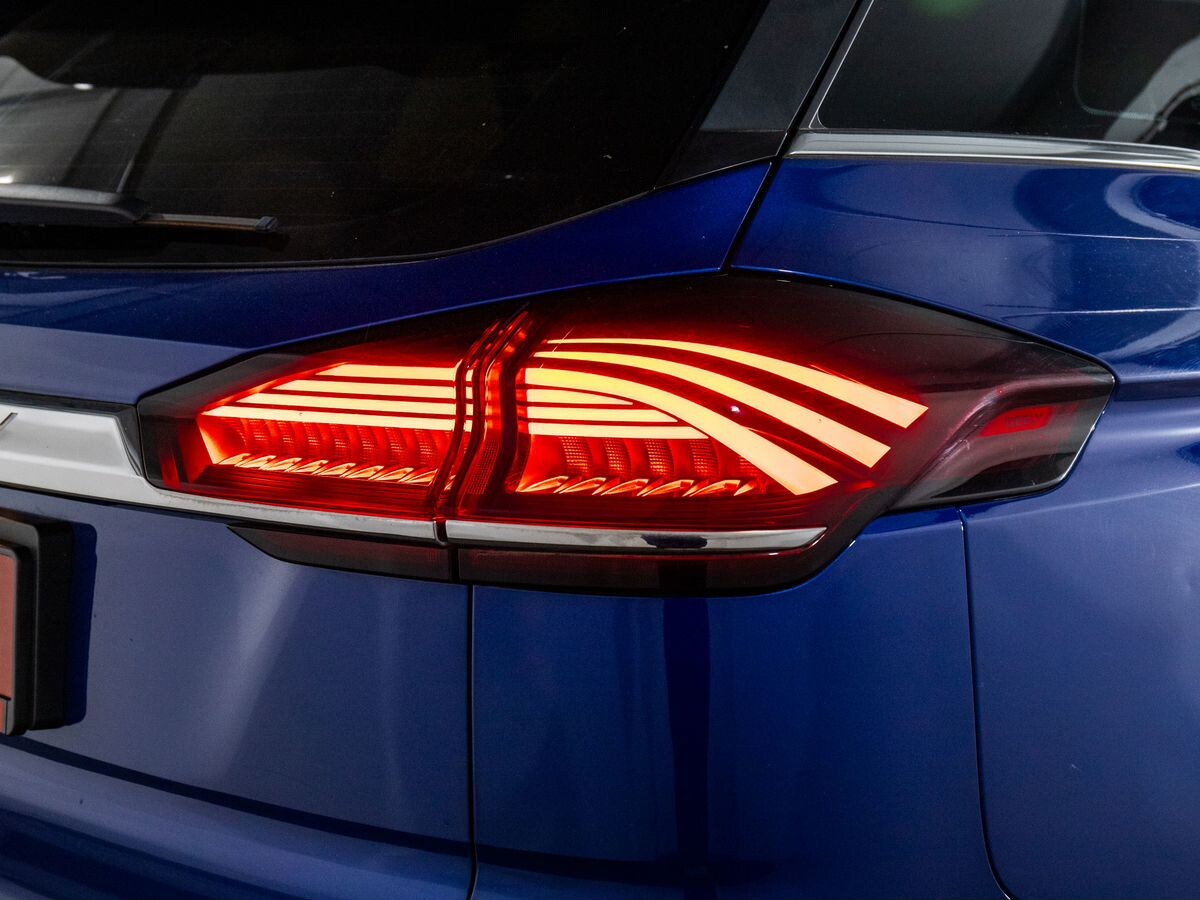 Geely Atlas Pro 2022 - фото автомобиля