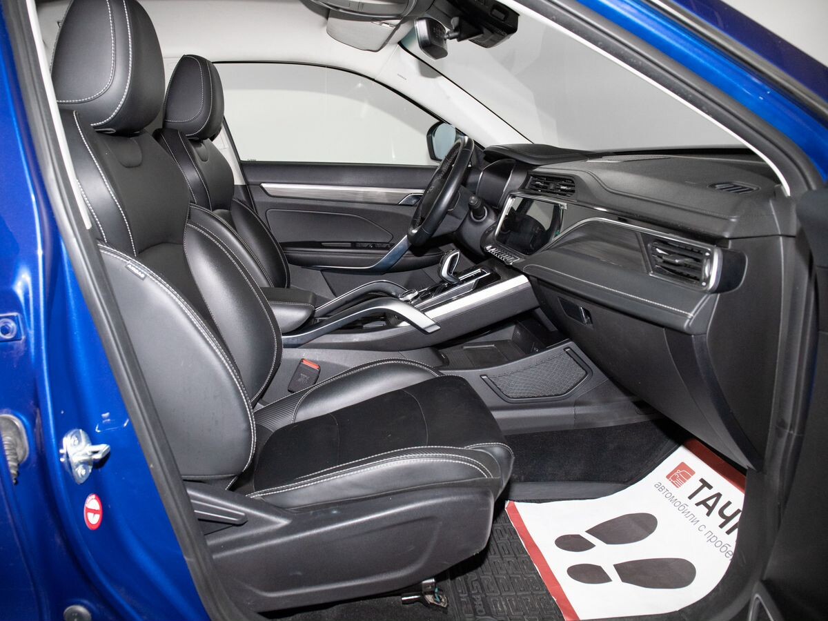 Geely Atlas Pro 2022 - фото автомобиля