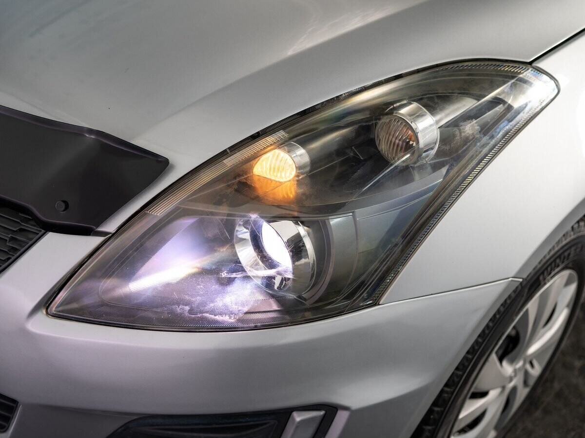 Suzuki Swift 2016 - фото автомобиля