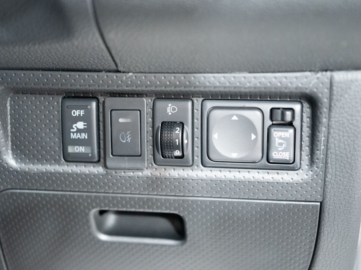 Nissan AD 2014 - фото автомобиля