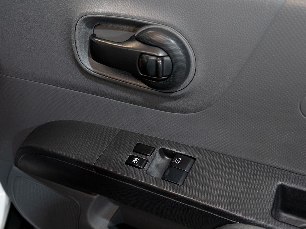 Nissan AD 2014 - фото автомобиля