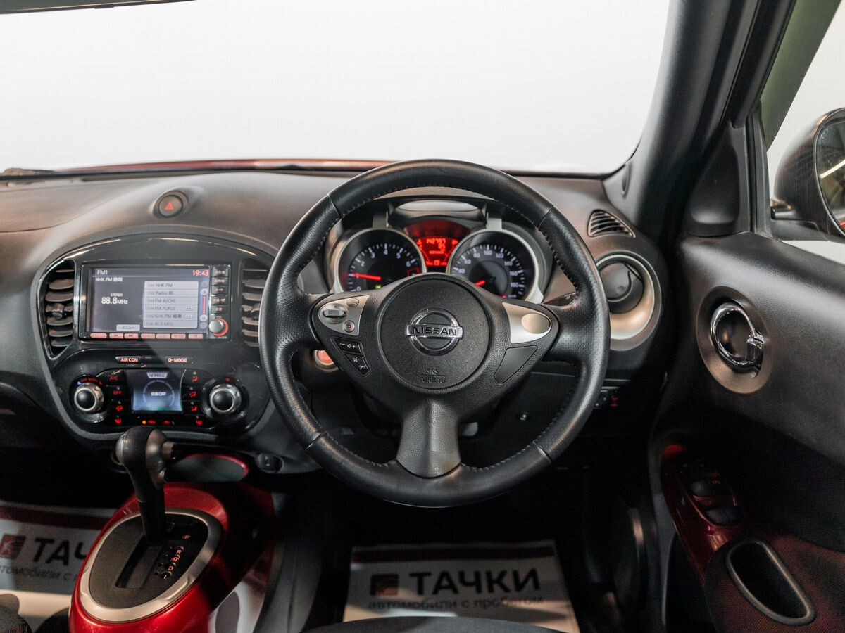 Nissan Juke 2011 - фото автомобиля