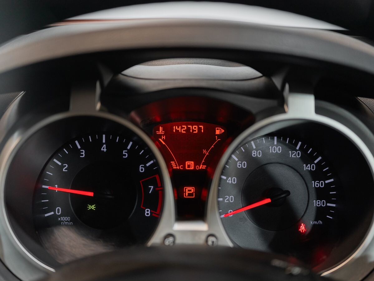 Nissan Juke 2011 - фото автомобиля