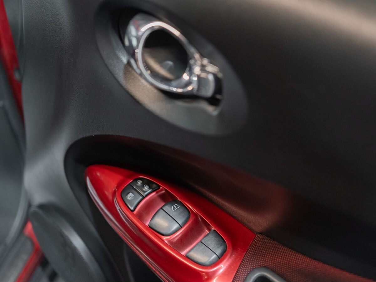 Nissan Juke 2011 - фото автомобиля