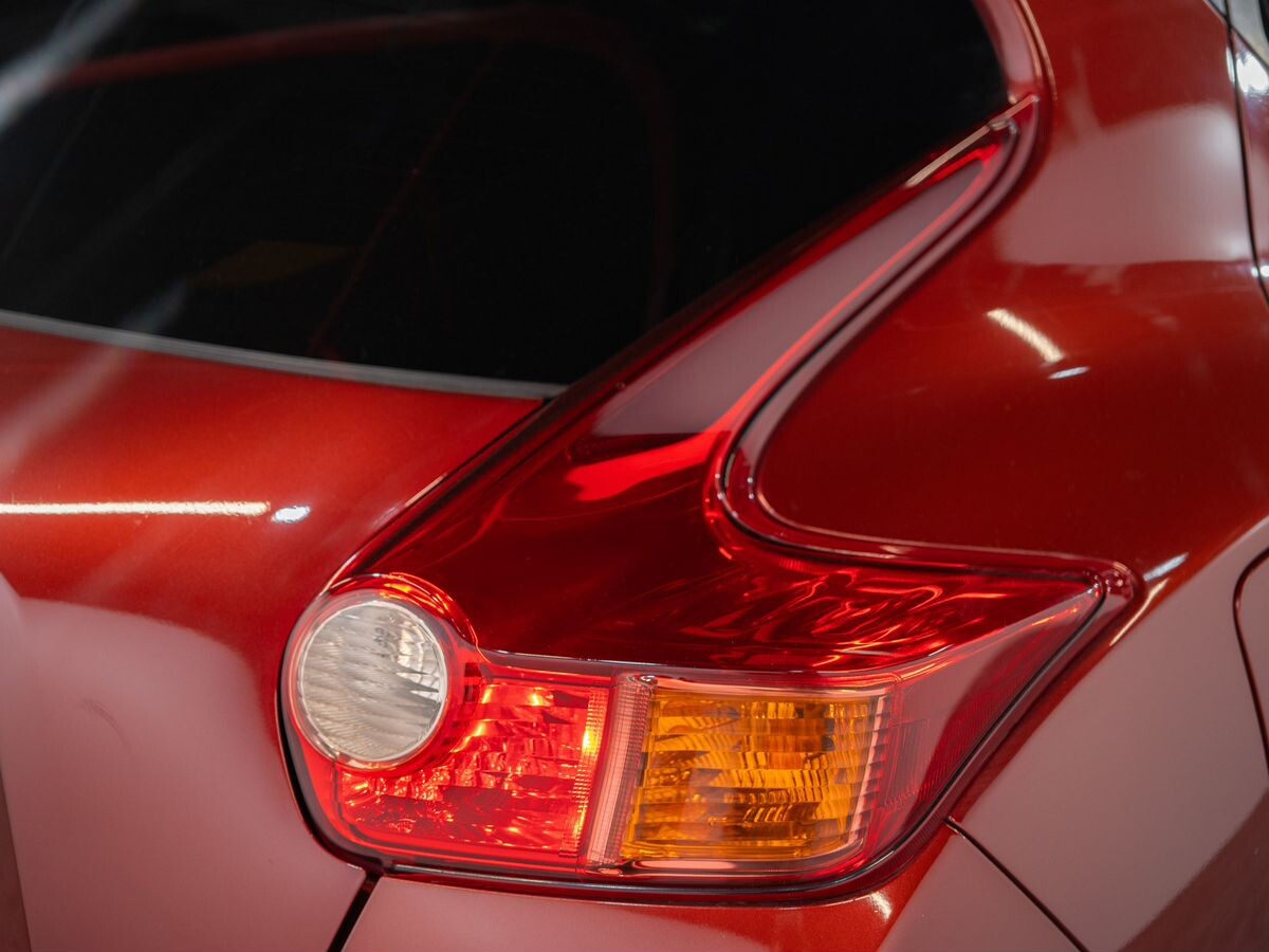 Nissan Juke 2011 - фото автомобиля