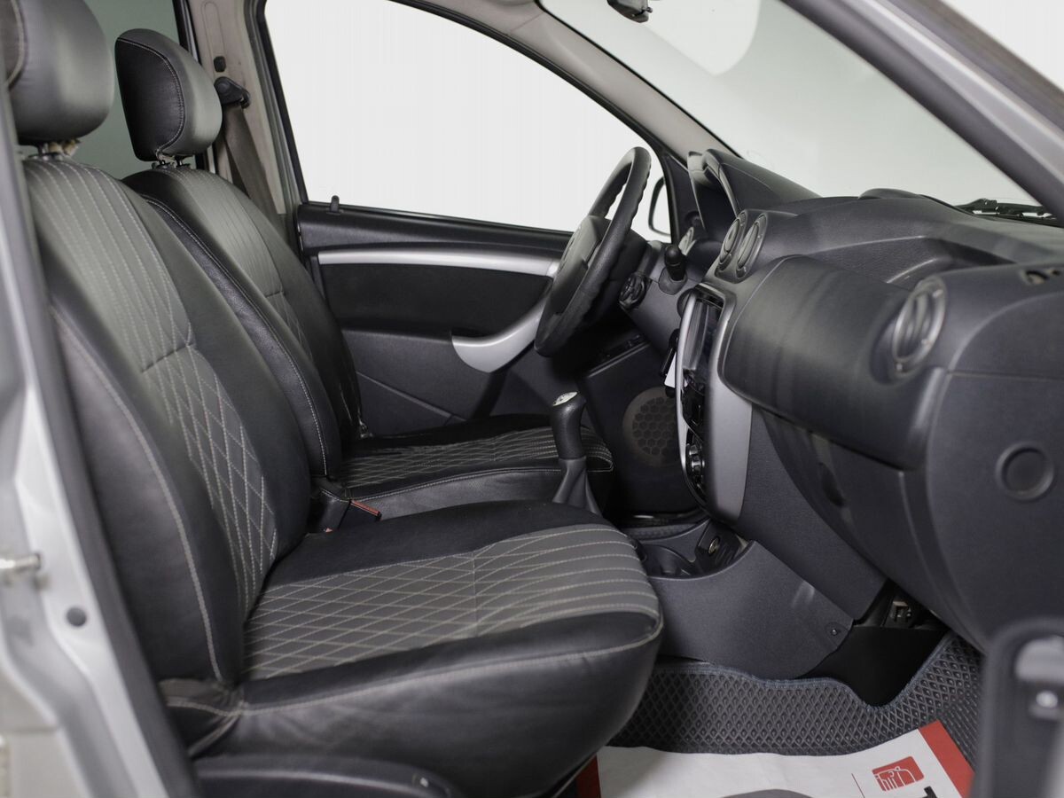 Renault Duster 2012 - фото автомобиля