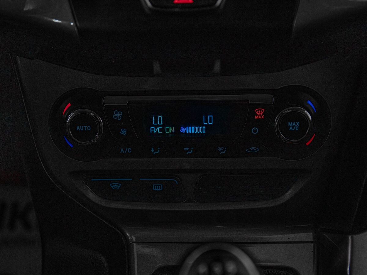 Ford Focus 2011 - фото автомобиля