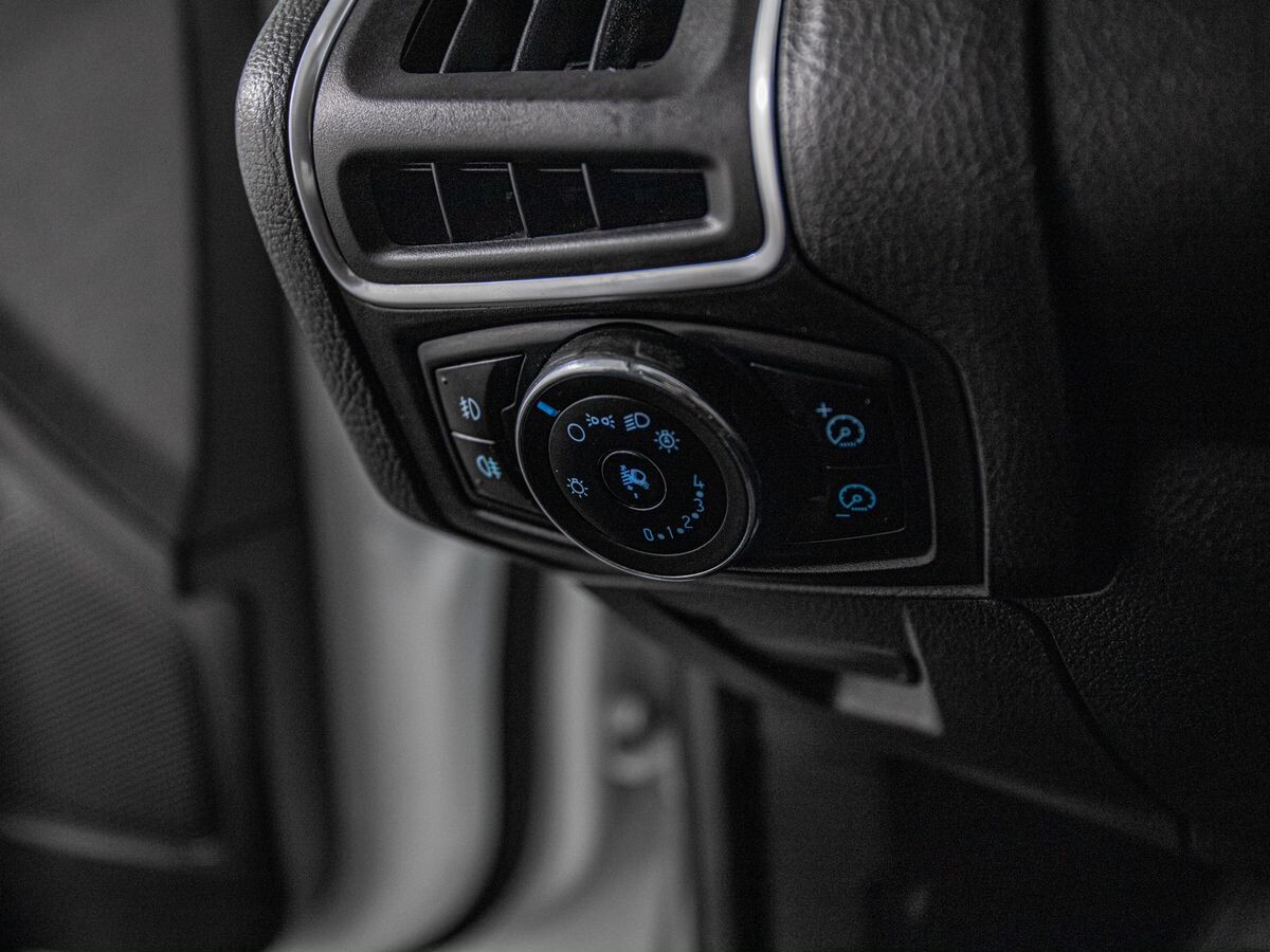 Ford Focus 2011 - фото автомобиля