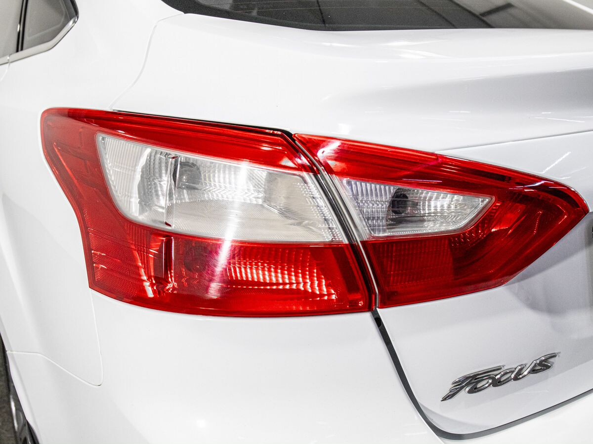 Ford Focus 2011 - фото автомобиля