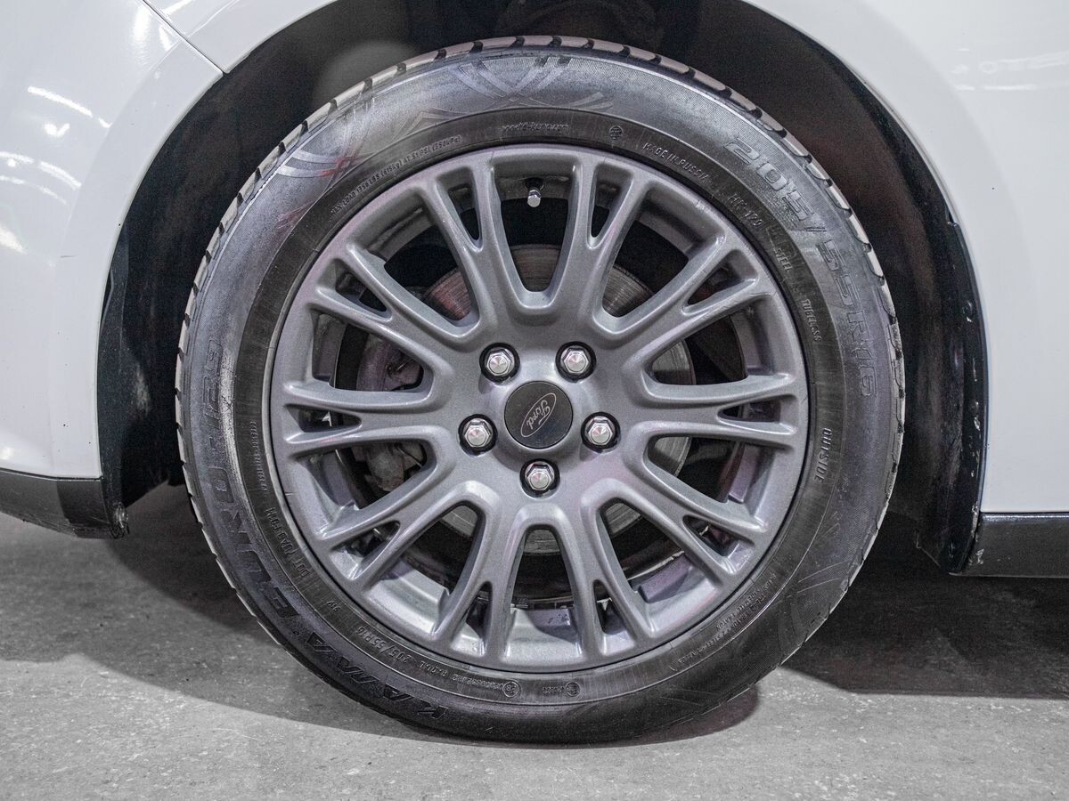 Ford Focus 2011 - фото автомобиля