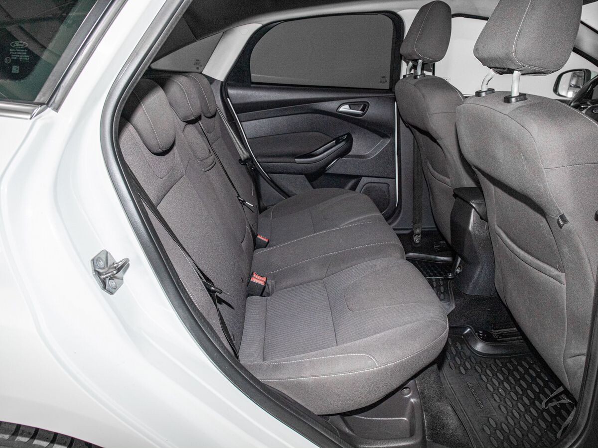 Ford Focus 2011 - фото автомобиля