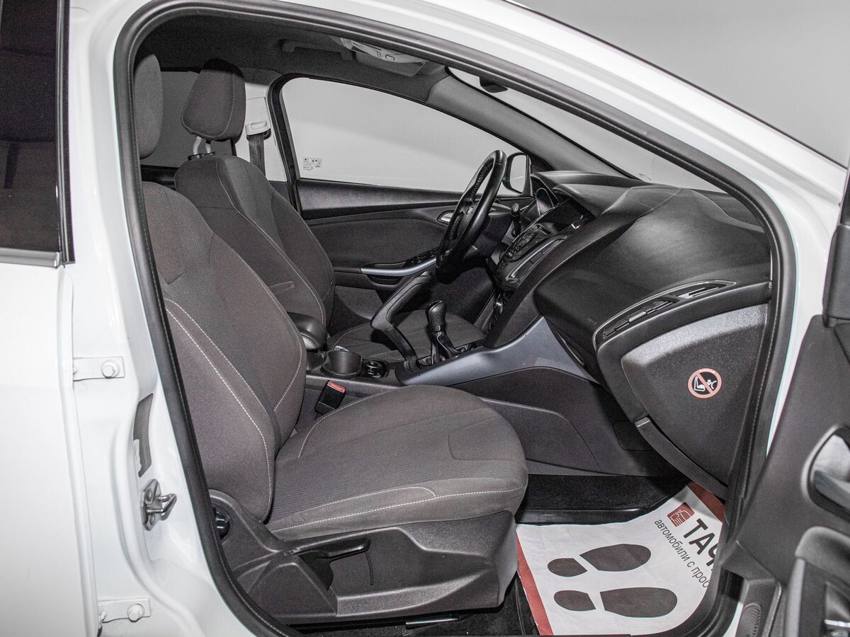 Ford Focus 2011 - фото автомобиля