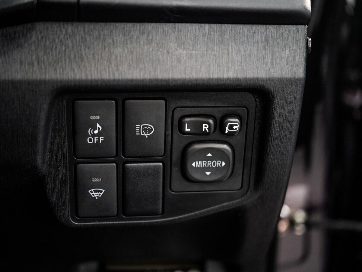 Toyota Prius 2012 - фото автомобиля