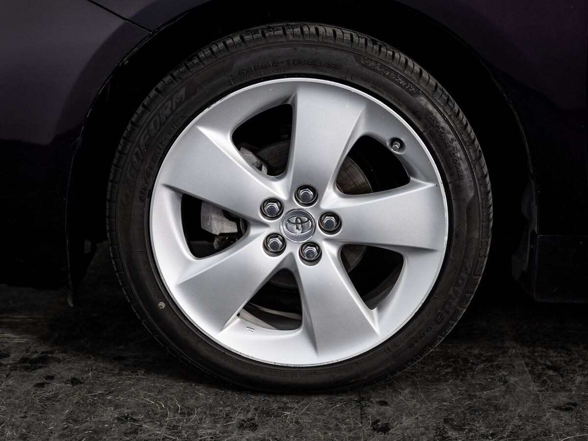 Toyota Prius 2012 - фото автомобиля