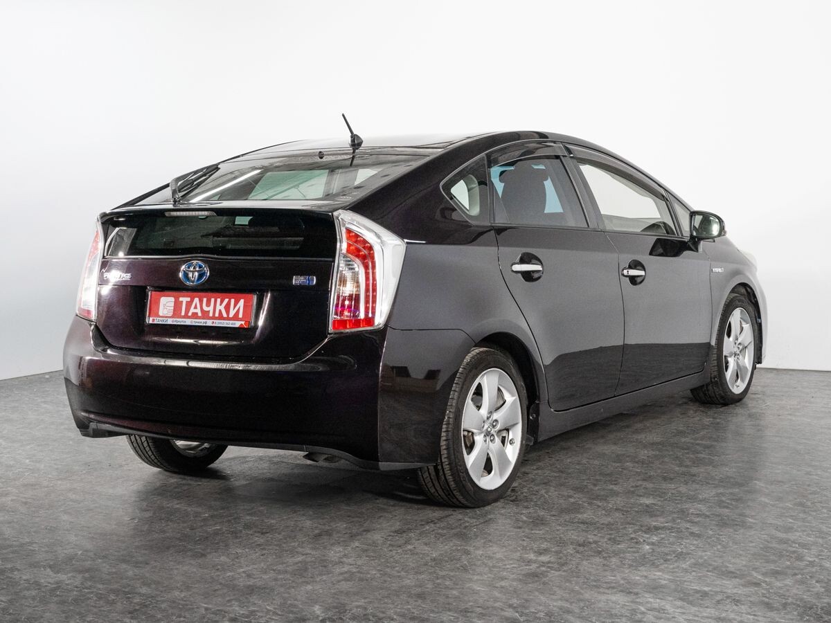 Toyota Prius 2012 - фото автомобиля