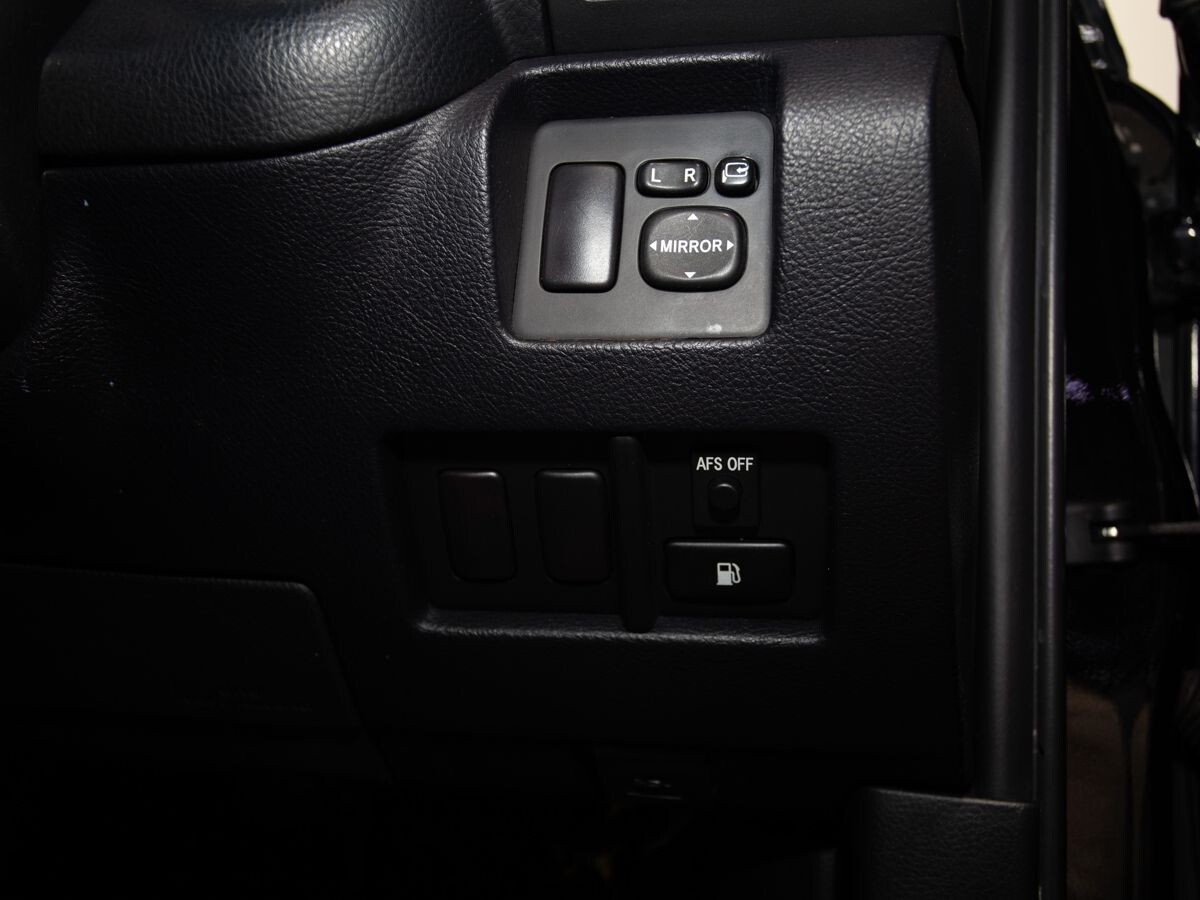 Toyota Harrier 2012 - фото автомобиля