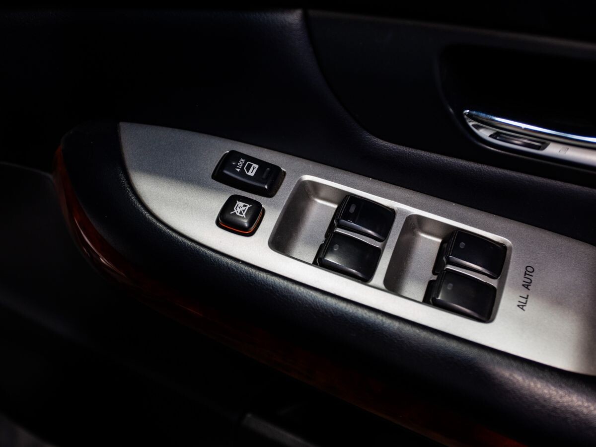 Toyota Harrier 2012 - фото автомобиля