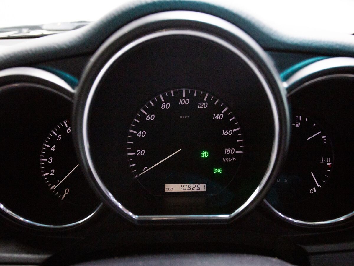 Toyota Harrier 2012 - фото автомобиля